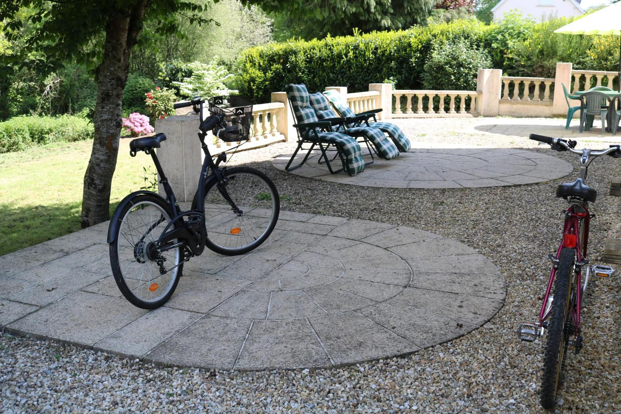 Fontaine Blanche River View, Large Patio & Garden In Central Brittany With Starlink Wifi Treffrin Экстерьер фото